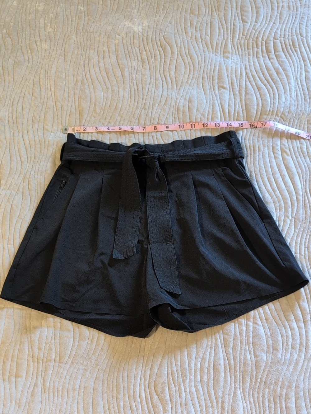 Athleta Size 6 Used Good Condition Skyline Black High-Waist Tie-Front Shorts